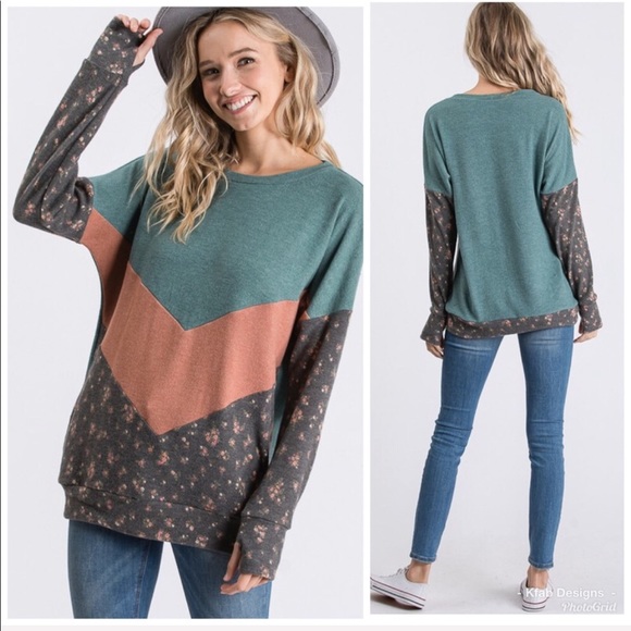 β€οΈLAST 1! Color Block Floral Super Soft Pullover - Picture 6 of 6
